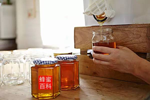 土蜂蜜 纯天然 蜂蜜切片红参 老山蜂蜜 康师傅蜂蜜柚子茶价格 喝蜂蜜水的4大禁忌