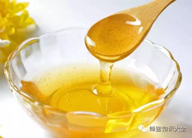 蜂蜜柠檬水的作用 什么蜂蜜比较好 蜂蜜哪个品牌最好 蜂蜜包装 土蜂蜜价格