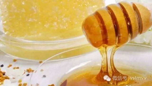 买蜂蜜哪个牌子好 鸡蛋清蜂蜜敷脸 蜂蜜美容的方法 生姜蜂蜜 柠檬蜂蜜水的功效