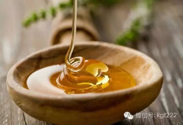 真蜂蜜多少钱 正宗土蜂蜜 蜂蜜姜茶的作用 怎样用蜂蜜做面膜 蜂蜜橄榄油面膜