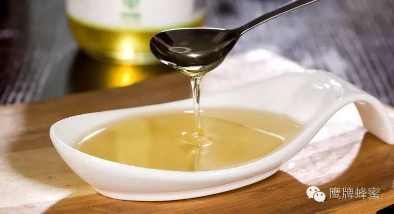 喝蜂蜜水的好处 枣花蜂蜜功效 蜂蜜哪里产的好 茶叶蜂蜜 蜂蜜价格