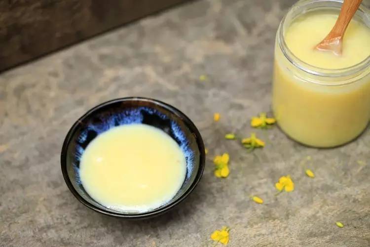 美白柠檬水 洋槐蜂蜜价格 喝蜂蜜水的好处 自制牛奶蜂蜜面膜 纯正的蜂蜜多少钱一斤