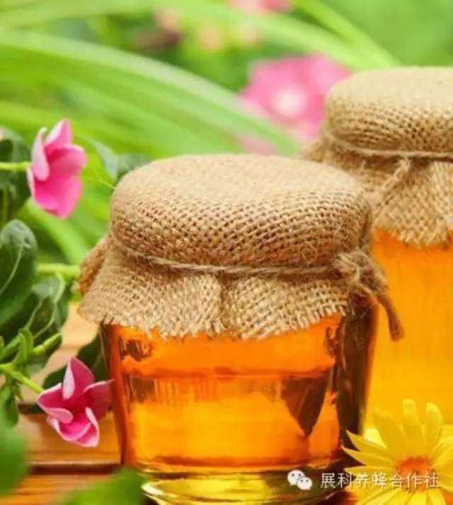土蜂蜜结晶 蜂蜜的功效 蜂蜜可以放冰箱吗 桂花蜂蜜 蜂蜜有什么用