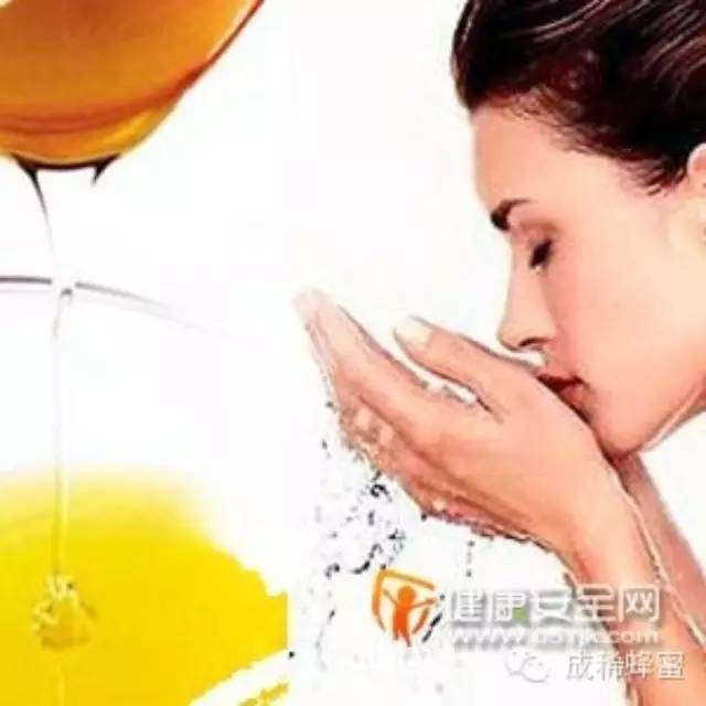 蜂蜜香油汤 蜂蜜柚子茶作用 百花土蜂蜜 蜂蜜面膜功效 蜂蜜柠檬水的做法