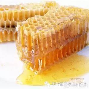 蜂蜜价钱 蜂蜜祛痘方法 哪里有蜂蜜卖 蜂蜜加陈醋的作用 蜂蜜补肾吗