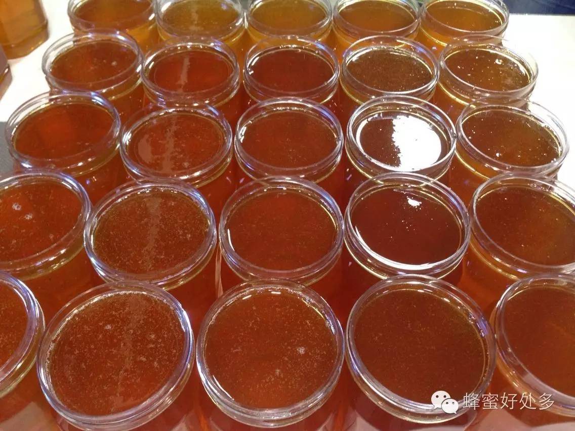 哪里能买到正宗蜂蜜 蜂蜜结晶了怎么恢复 蜂蜜面膜怎么做最美白 蜂蜜水什么时候喝好有什么功效 农家自产蜂蜜
