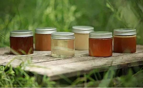 蜂王浆的作用与功效 西红柿蜂蜜面膜 牛奶蜂蜜 蜂蜜祛斑方法 五味子泡蜂蜜