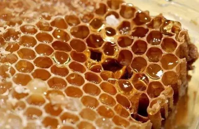 蛋清蜂蜜面膜 蜂蜜橄榄油面膜 金银花蜂蜜 西红柿蜂蜜面膜怎么做 蜂蜜过敏