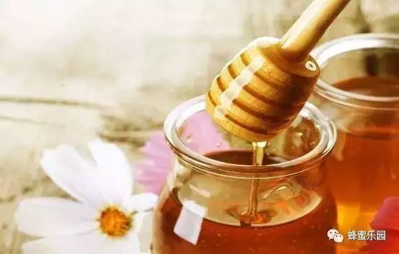 怎样制作蜂蜜面膜 什么蜂蜜美容 切叶蜂 蜂蜜结晶好还是不结晶好 早上起来喝蜂蜜水好吗