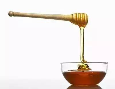 蜂蜜有什么功效 黄瓜汁蜂蜜面膜 叉烧蜂蜜 每天吃多少蜂蜜合适 蜂蜜瓶底结晶怎么办