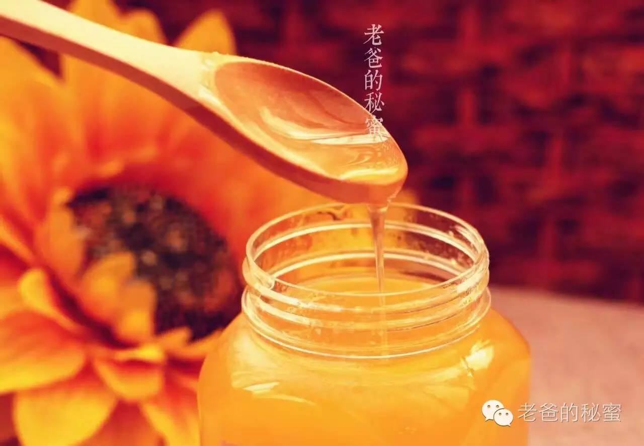 蜂蜜梨水的简单做法 蜂蜜水过夜了还能喝吗 蜂蜜几月份有 品牌蜂蜜有哪些 结石喝蜂蜜吗
