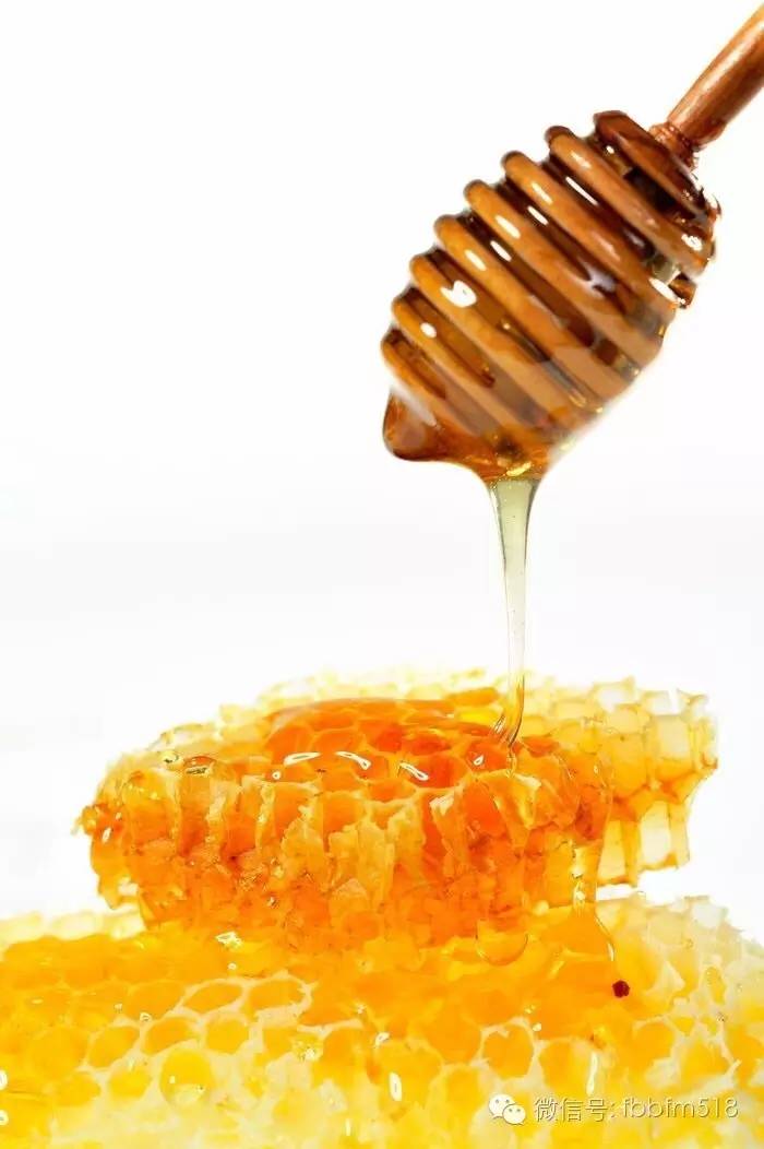 蜂蜜水和豆浆 缎蜂蜜 醋和蜂蜜能做面膜 蜂蜜，鸡蛋清 姜蜂蜜水