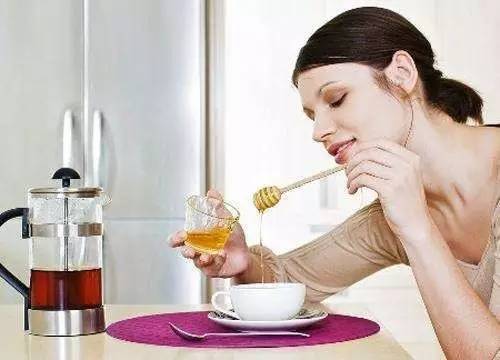 六个时刻喝蜂蜜水 最滋养女人