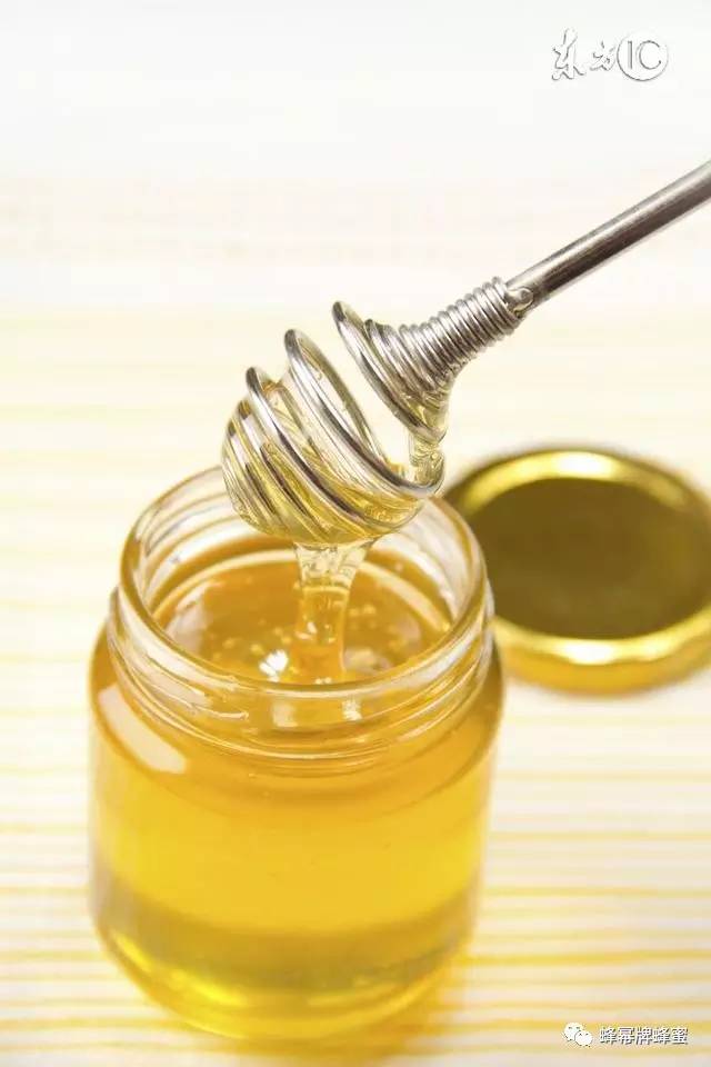蜂蜜收膏 蜂蜜固体比较硬是真 琅尼斯蜂蜜价格 生姜水可以放蜂蜜吗 蜂蜜加工生产