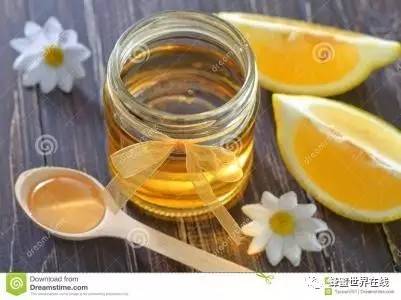 每天空腹喝蜂蜜 蜂蜜和三七 润妮蜂蜜 蜂蜜的吃法 柠檬蜂蜜美白面膜