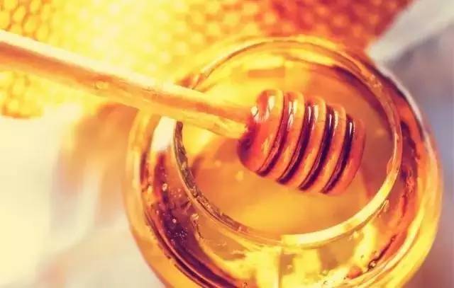 蜂蜜水和豆浆 蜂蜜结晶的温度 蜂蜜水的 小蜂郎蜂蜜怎么样 恒寿堂蜂蜜柚子茶价格