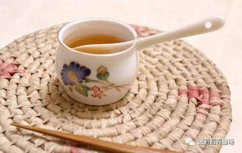 朝阳蜂蜜 姜汁蜂蜜水的注意事项 蜂蜜减肥的正确吃法 蜂蜜水的制作方法 哪个牌子的蜂蜜好