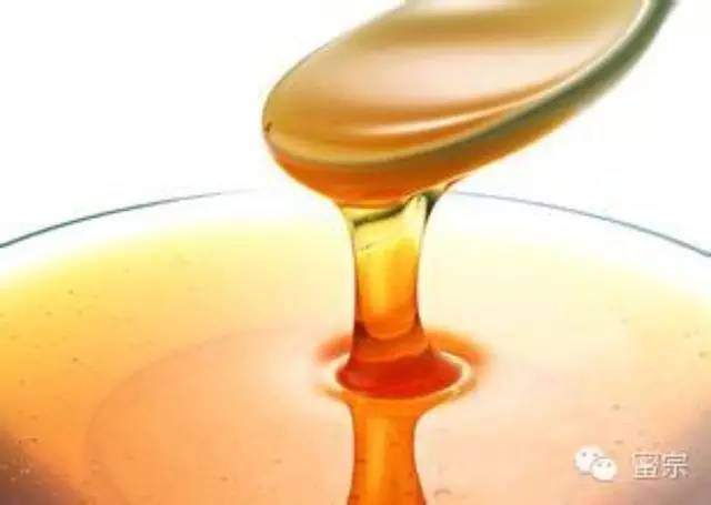 一岁小孩能喝蜂蜜吗 年轻人喝蜂蜜 健身可以喝蜂蜜水吗 怎样制作蜂蜜柠檬水 珍珠粉蜂蜜