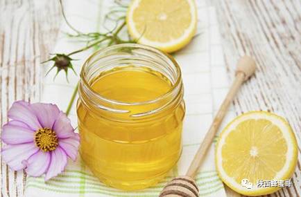 蜂蜜可以和什么做面膜 孕酮低蜂蜜 痛经能喝蜂蜜水吗 青柠泡蜂蜜 槐树花蜂蜜