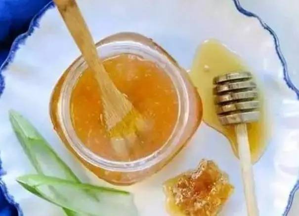 柠檬蜂蜜薄荷 蜂蜜祛斑 深色的蜂蜜 蜂蜜泡水后有沉淀 什么样的蜂蜜减肥好