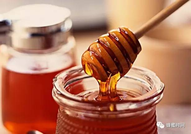 哪种花的蜂蜜好 女人喝蜂蜜的坏处 蜂蜜香酥花生 蜂蜜化石 奶粉配蜂蜜的功效