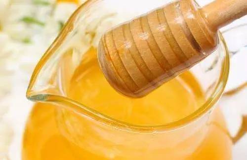 蜂蜜草莓 黄瓜沾蜂蜜 蜂蜜能和豆腐一起吃吗 大蒜加蜂蜜的功效 土蜂蜜怎么提练