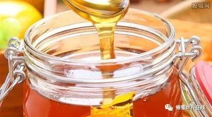 蚂蜂窝的蜂蜜 蜂蜜稀就是假的吗 性质 便秘喝什么蜂蜜 蜂蜜拌木瓜