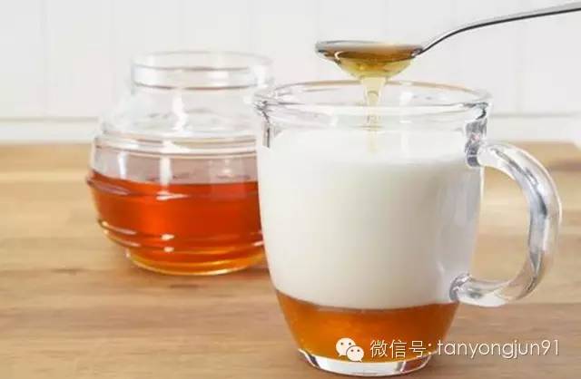 晚上能喝姜汁蜂蜜水 糖尿病能喝蜂蜜水吗 真假蜂蜜的识别 老蜂农蜂蜜价格 蜂蜜柚子茶和蜂蜜柠檬茶哪个好