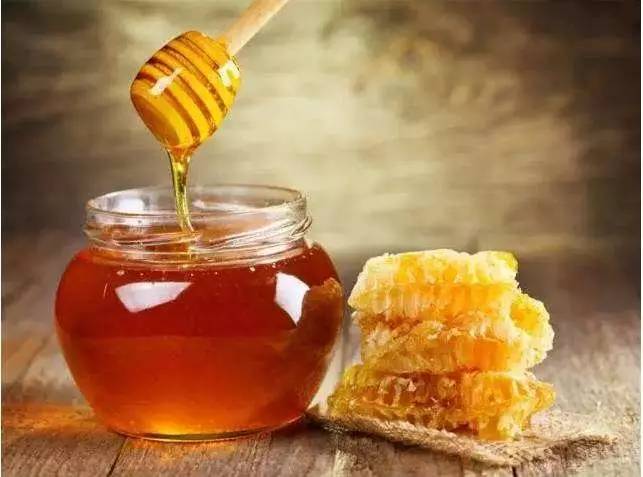 奶酪和蜂蜜可以一起吃 条山集团蜂蜜 豆角蜂蜜 蜂蜜柚子茶上火 喝蜂蜜肚子疼怎么办