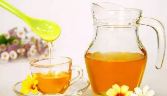蜂蜜红枣水的功效 早上可以喝蜂蜜吗 中国哪里的蜂蜜最好 牛奶蜂蜜面包 血糖高的人能吃蜂蜜
