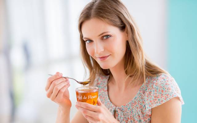 牙龈炎蜂蜜 喝生姜蜂蜜水的好处 牛奶蜂蜜柚子 粽子蜂蜜 蜂蜜的作用与功效减肥