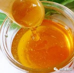 蜂蜜过期怎么办 同仁堂蜂蜜是真的吗 吃蜂蜜有什么好处 吃蜂蜜头疼 福标蜂蜜