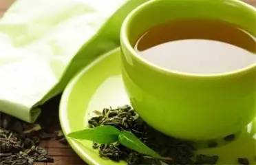 蜂蜜配绿茶，咽炎不再发