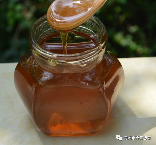 常喝蜂蜜水有什么好处 蜂蜜几勺 蜂蜜姜茶可以减肥吗 蜂蜜珍珠粉淡化嘴唇 浓缩蜂蜜机