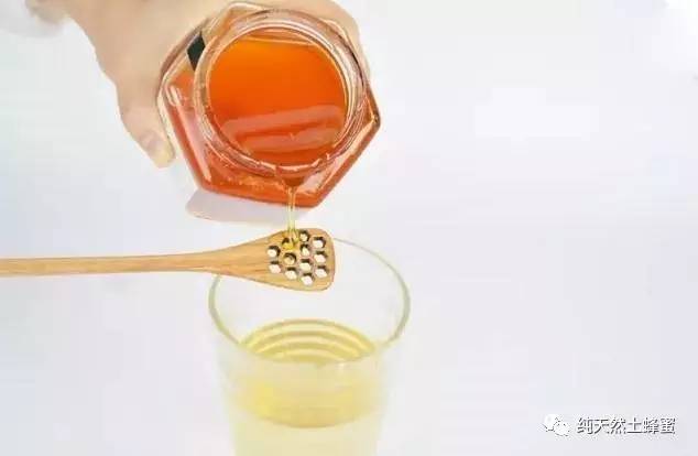 蜂蜜茶配方 花粉和蜂蜜比例 枣花蜂蜜味道 长痘的人可以喝蜂蜜吗 刺槐蜂蜜