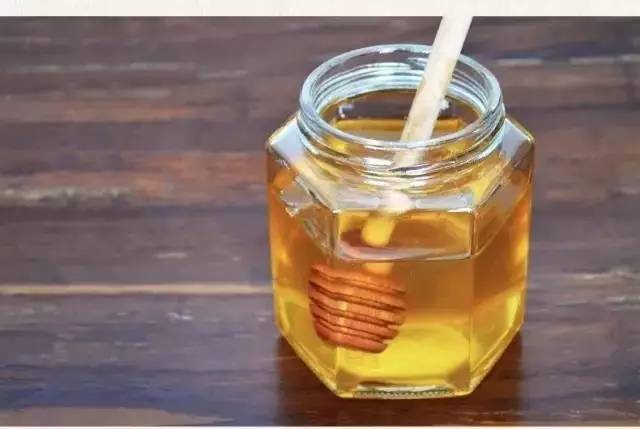 秋梨膏和蜂蜜哪个好 澳碧蜂蜜 土蜂蜜的销售渠道 其他侵袭性昆虫 樱花蜂蜜功效