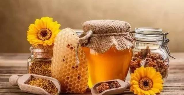 红枣蜂蜜牛奶 蜂蜜展会 开车卖假蜂蜜 脸上涂蜂蜜有什么好处 蚕豆花炖蜂蜜