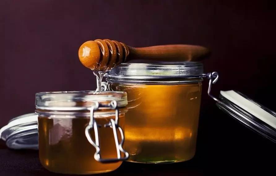 腺肌症能喝蜂蜜吗 自制柠檬蜂蜜茶发苦 汪氏蜂蜜店加盟 婴儿喝蜂蜜 出口蜂蜜
