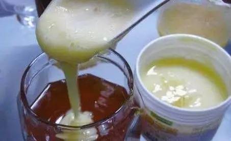 徐州蜂蜜 香油加蜂蜜 酸奶加蜂蜜可以喝吗 蜂蜜上面一层蜡 完达山蜂蜜