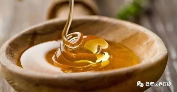 黑枸杞可以和蜂蜜 蜂蜜和蛋黄 生姜蜂蜜水的功效和作用 柠檬茉莉花蜂蜜 蜂蜜美容美图