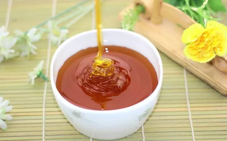 正宗枇杷蜂蜜会结晶吗 酸枣泡蜂蜜 蜂蜜和姜一起喝有什么好处 pet蜂蜜瓶 蜂蜜洗头发