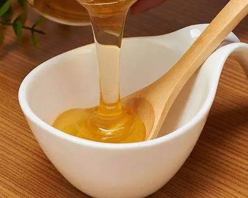 蜂蜜盐 什么牌子的蜂蜜质量好 衣服上的蜂蜜怎么洗 土蜂蜜鉴别方法图解 西洋参枸杞蜂蜜