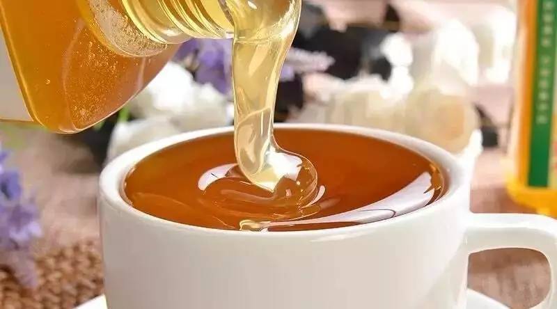 白萝卜沾蜂蜜 野蜂蜜多少钱一斤 蜂蜜和米饭一起吃的 蜂蜜祛斑法 顺产前喝蜂蜜水