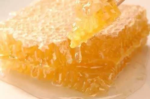 蜂蜜怎样吃好 吃鸡蛋能喝蜂蜜水吗 空腹喝蜂蜜水可以嘛 蜂蜜的真假检测方法 类风湿蜂蜜