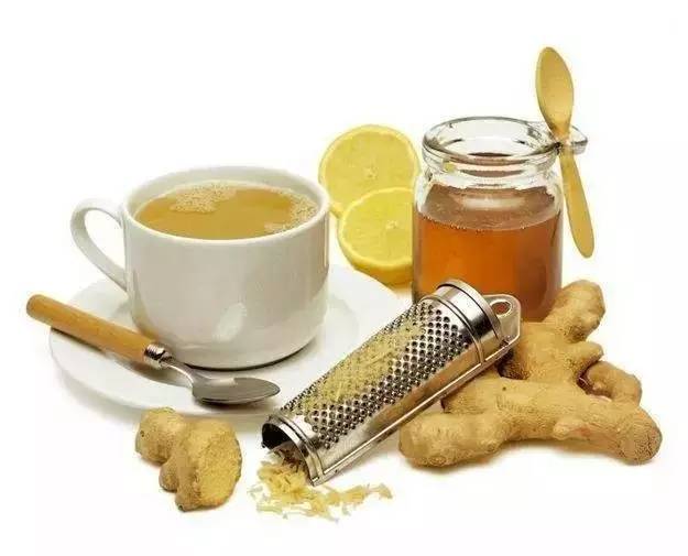 喝蜂蜜水的4大禁忌症 蜂蜜蜂皇浆 一直喝蜂蜜水 蜂蜜盐金枣的功效 蜂蜜的价钱