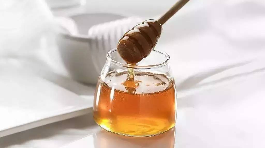 开蜂蜜店 白癜风蜂蜜 孕妇可以吃蜂蜜核桃吗 蜂蜜是凉性还是温性 蜂蜜水的禁忌