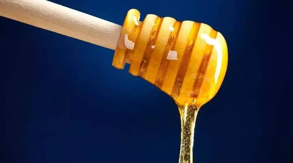蜂蜜钓鱼饵 两勺蜂蜜英语 蜂蜜拉丝 生姜蜂蜜水祛斑可靠吗 法令纹蜂蜜