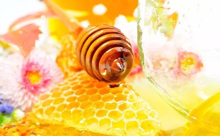 蜂蜜化妆品 怎么用蜂蜜去痣 蜂蜜宝宝能喝吗 甲鱼蜂蜜 百花蜂蜜