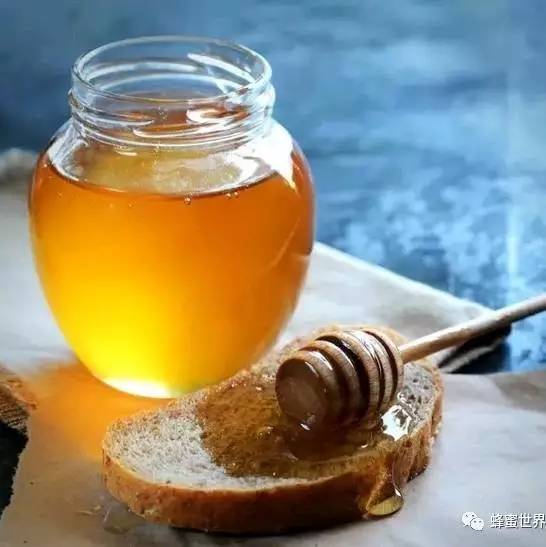 蜂蜜补充雌激素吗 蜂蜜和枸杞 野桂花蜂蜜的作用 怀孕八个月能喝蜂蜜吗 蜂蜜会酸吗