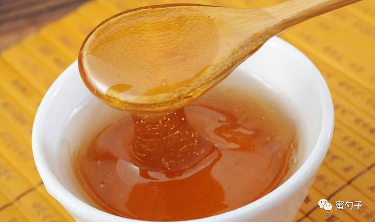 蜂员外蜂蜜的价格 常喝蜂蜜姜 柠檬蜂蜜水做面膜 蓝山蜂蜜价格 蜂蜜伤胃